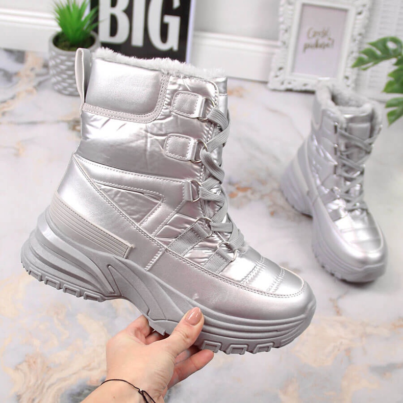 Snowboots med snörning för kvinnor i metallic silver Potocki 1