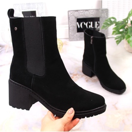 Jodhpur-stövlar i lädermocka på stolpen, isolerad svart Filippo 1