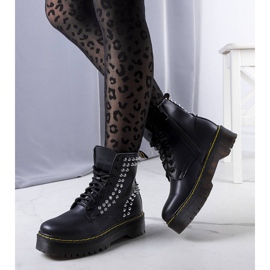 PA1 Svarta stövlar med Castello nitar 1