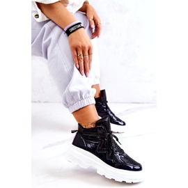 Kvinnors svarta isolerade sportskor 4