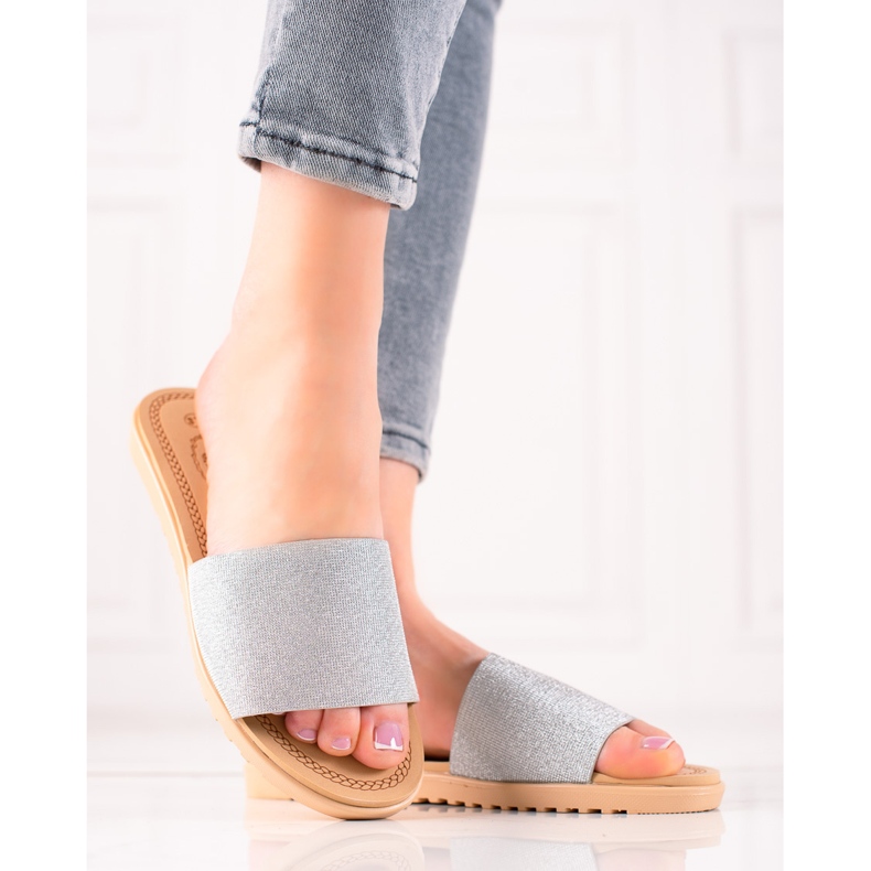 TRENDI Glittriga tofflor silver- 1