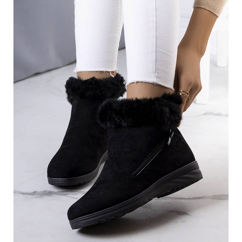 Svarta, isolerade snöstövlar med Crina-päls 2
