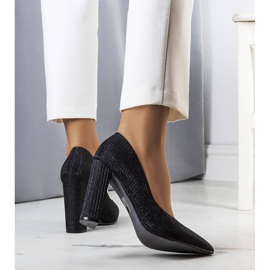 PA1 Svarta pumps på Theiss-posten 1