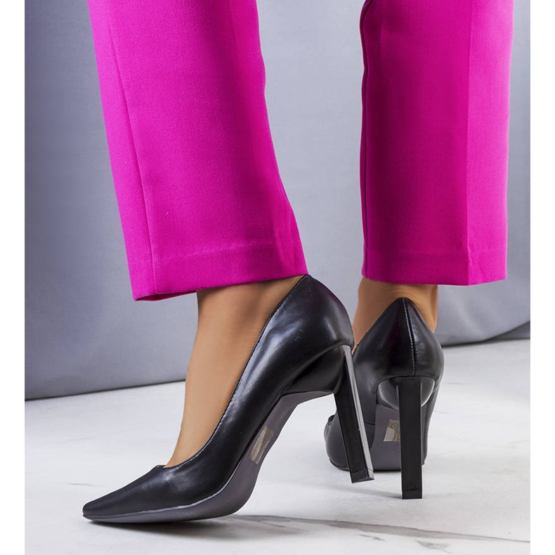 PA1 Svarta Kilda höga klackar 1