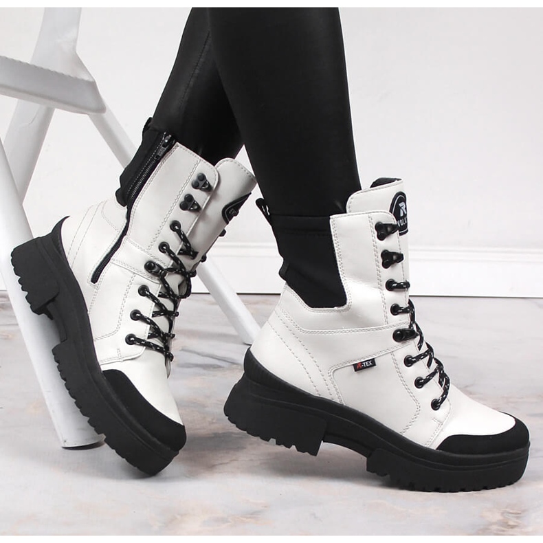 Kvinnors vita vattentäta läderstövlar Rieker Revolution W0374-80 svart 1