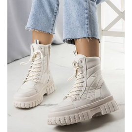 Arinna beige isolerade snöstövlar 2