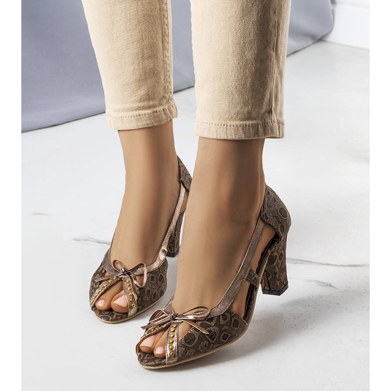 PA1 Bruna högklackade pumps från Lavra koppar 1