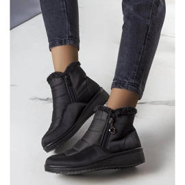 Svarta isolerade snöstövlar med päls från Blen 2