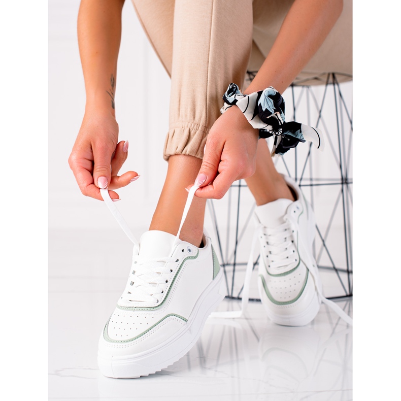 SHELOVET Sneakers med grönt inlägg vit 1