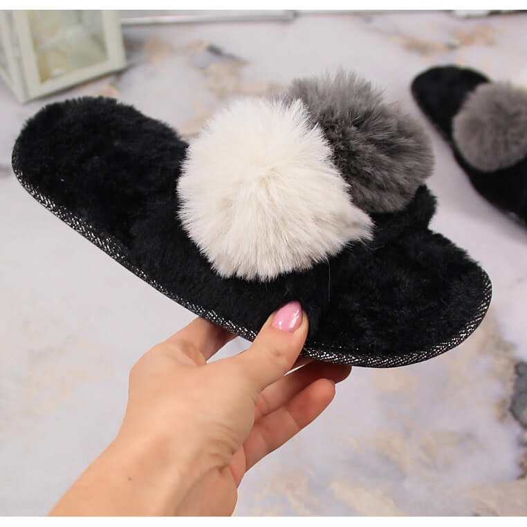 BM Dampälstofflor med pompoms svart Stella 1