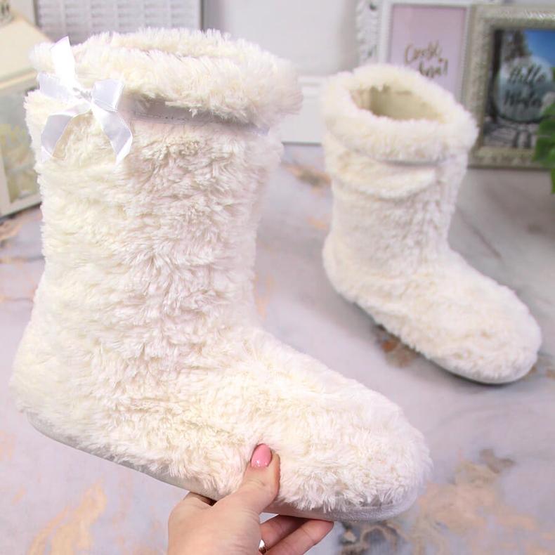 BM Kvinnors högisolerade vita pälstofflor Stella ecru 1