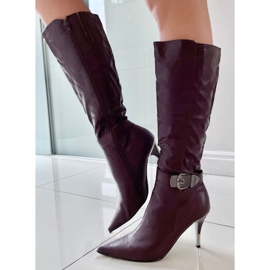 Stövlar på en stift 5137-75 Marron röd 1