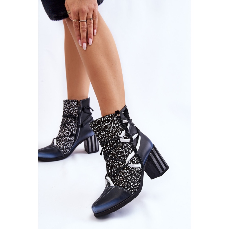 Högklackat läder för kvinnor Maciejka 05605-01 Svart och vit 2