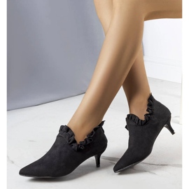 Svarta pumps med en Gavri ovandel 2