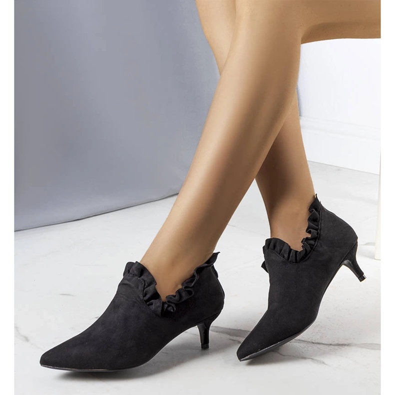 Svarta pumps med en Gavri ovandel 2