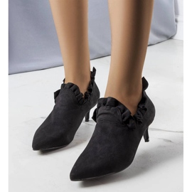 Svarta pumps med en Gavri ovandel 1