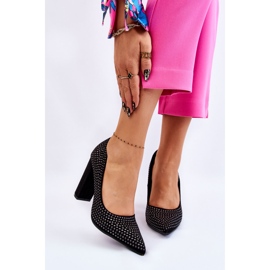 Pumps i mocka med dekorativa dubbar, svarta dories 1