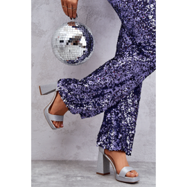 Blanka sandaler på en massiv silver Calmi-klack 2