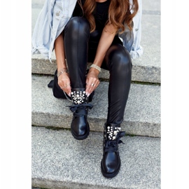 PA1 Damskor med pärlor Warm Skoll Ribbon svart 5