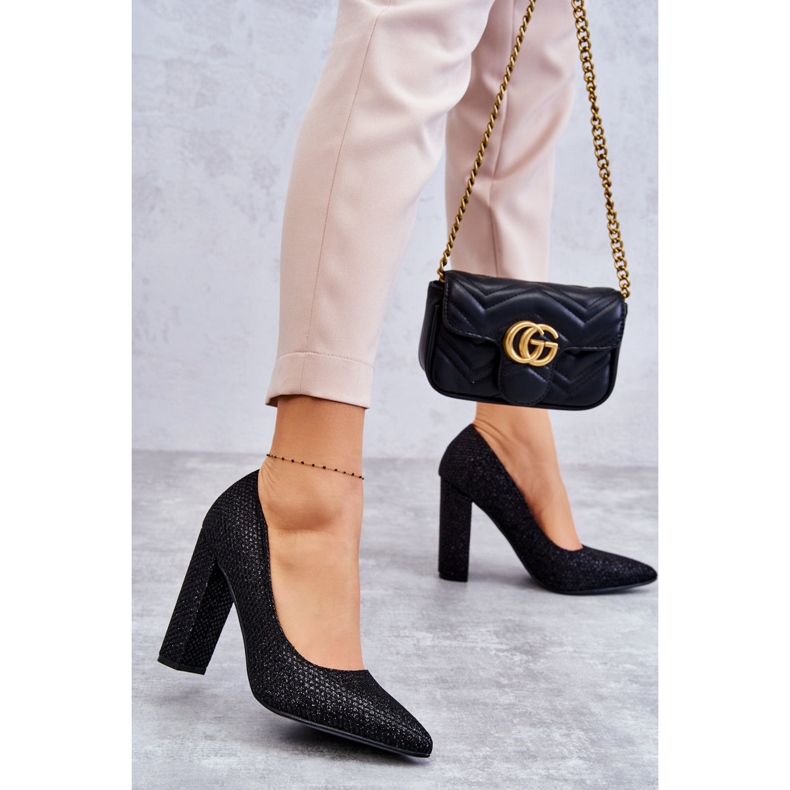 Blanka Pumps På En Klack Svart Elmira 2