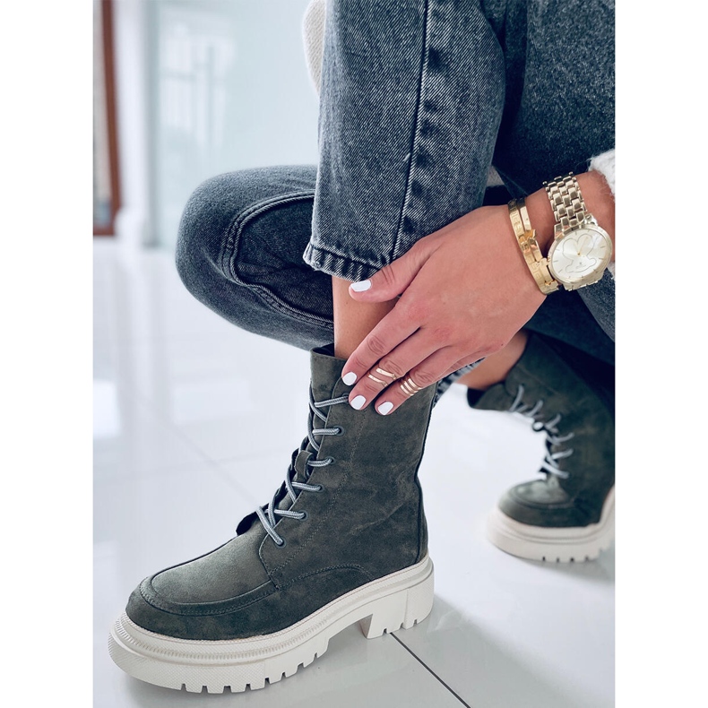 Roisin Green snörstövlar i mocka grön 1