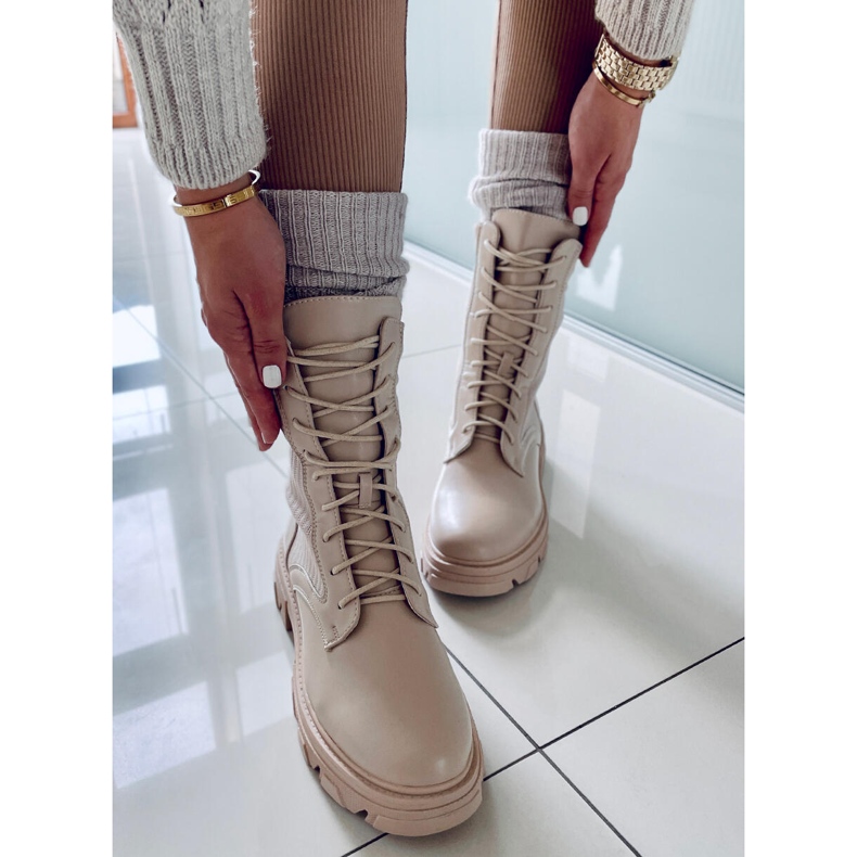 BM Arbetare med en flexibel Calling Beige ovandel 1