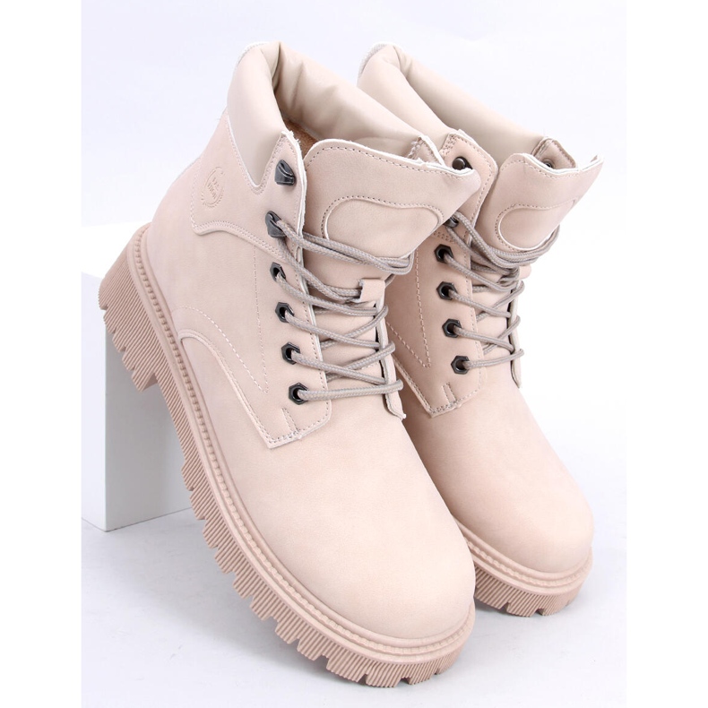 Inna Trapper boots isolerade Basco Beige 1
