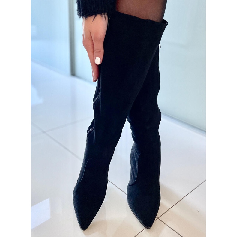 PA1 Farrah svarta stövlar med mockaklack 2