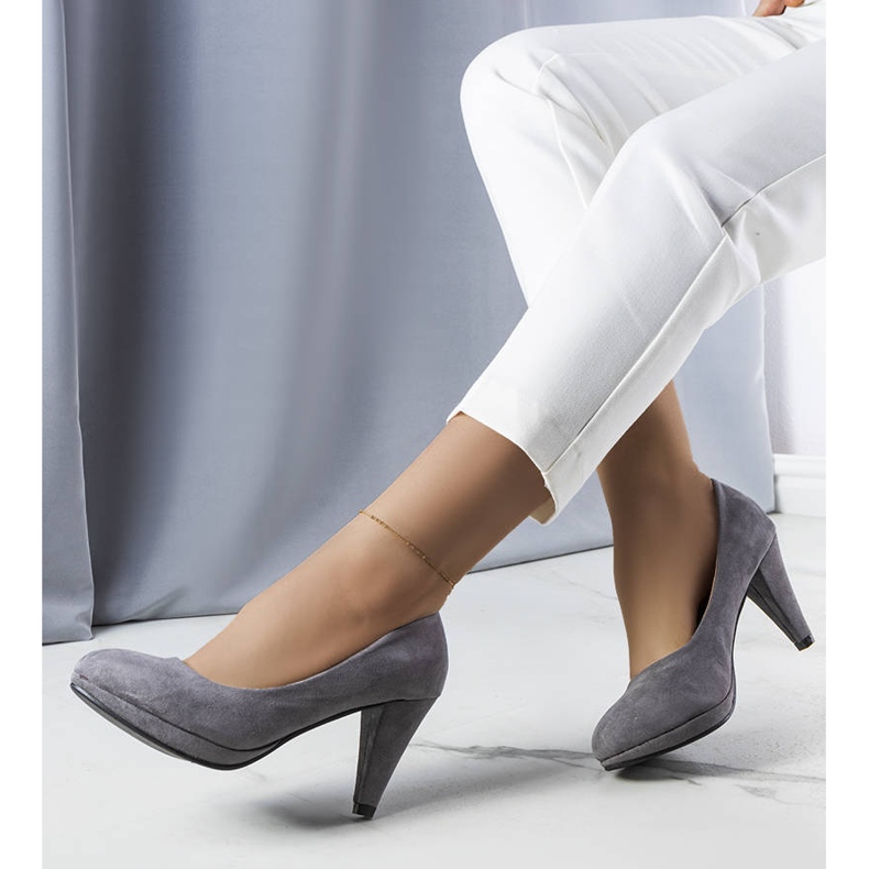 PA1 Gråa högklackade pumps från Freya 1