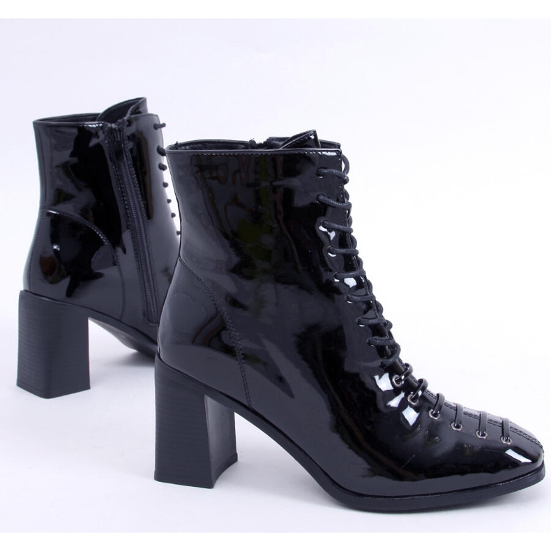 BM Högklackade ankelboots, lackade Aubrey Black svart 1