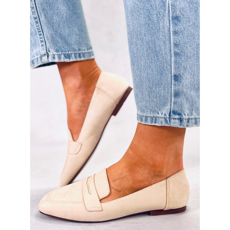 Klassiska beige klassiska loafers i mocka 1