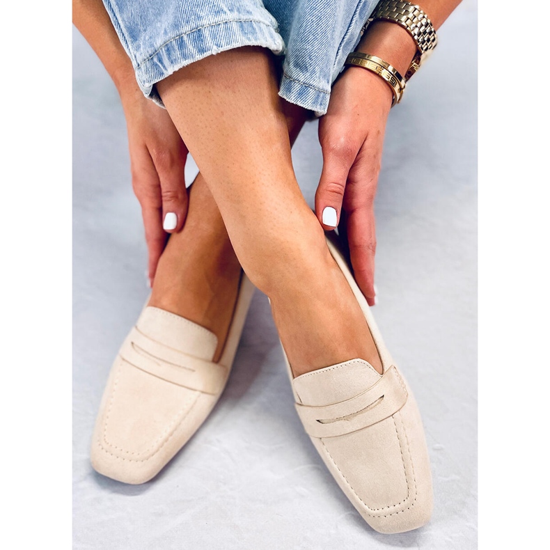 Klassiska beige klassiska loafers i mocka 2