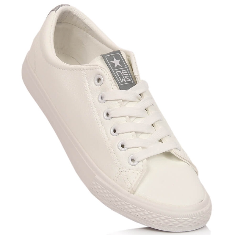 News Sneakers gjorda av ekologiskt läder vit NYHETER 1