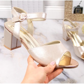 Vinceza 20157 guld damsandaler på stolpen gyllene 1