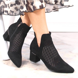 Svarta genombrutna mockastövlar för kvinnor Vinceza 10892 1