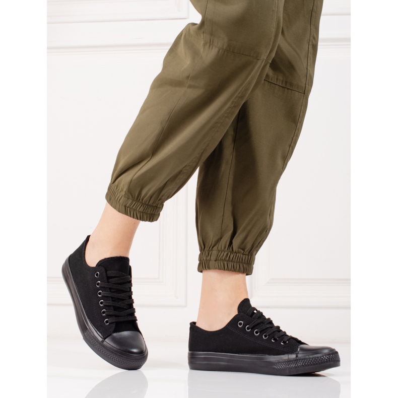 Klassiska svarta damsneakers 1