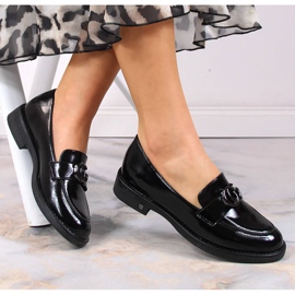 Svartlackade loafers för kvinnor Potocki SZ12020 1