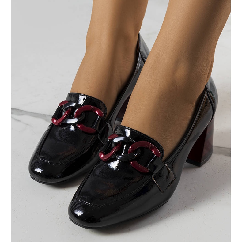 BM Teresa svartlackade pumps 1