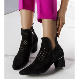 BM Svarta genombrutna ankelboots från Bernadette 1