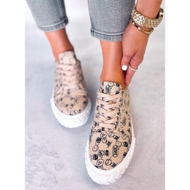 Navas Beige komiska damsneakers 1