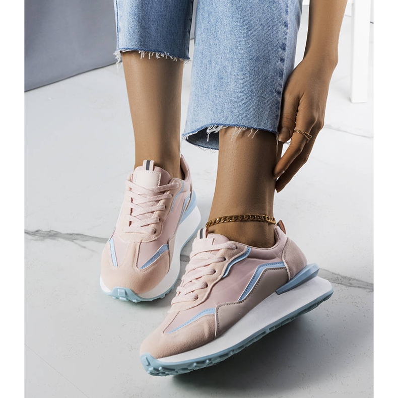 BM Rosa sneakers på Ada-plattformen 1