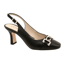Kvinnors lädersandaler med dekoration Caprice 9-29626-20 022 Black Nappa svart 1