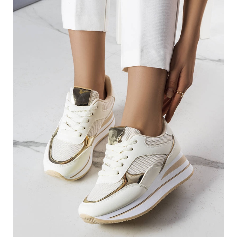 Beige sneakers med tjock sula från Ethel 2