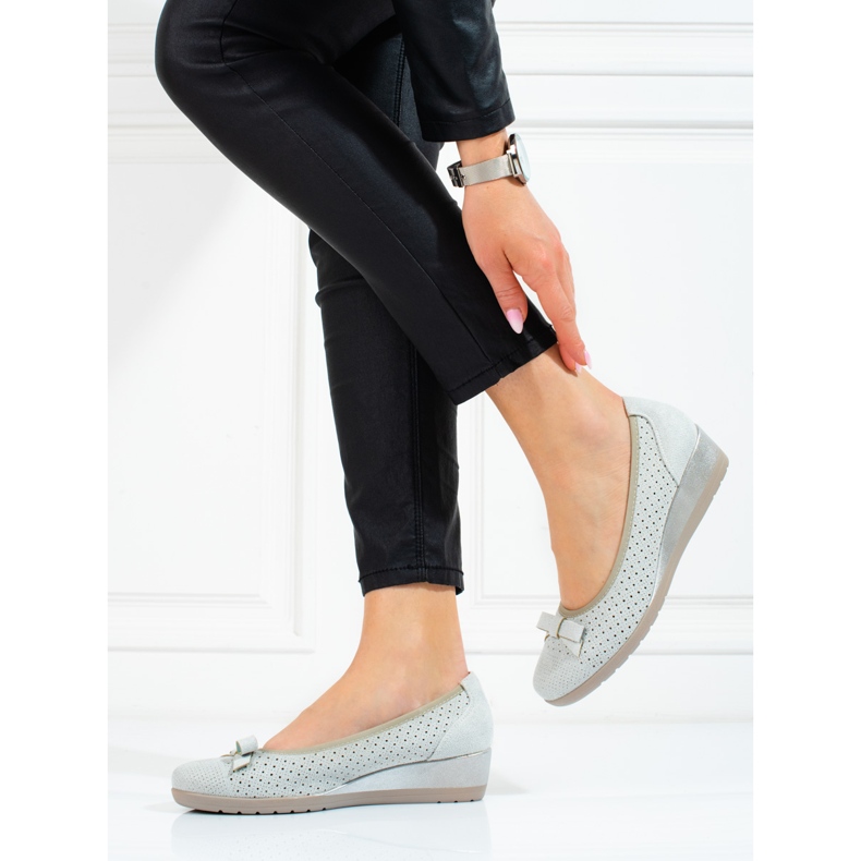 W. Potocki Kvinnors låga kilpumpar Potocki genombrutna grå 2