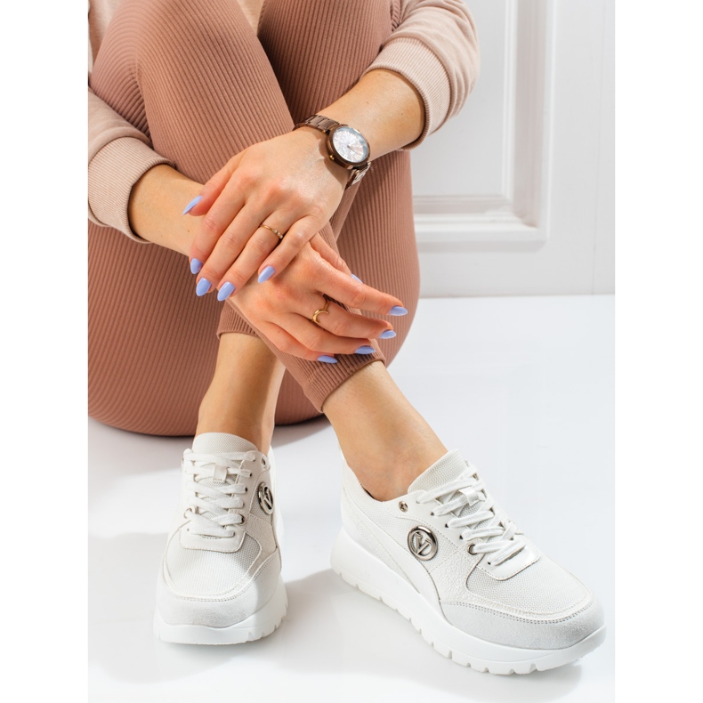 Vinceza damsportskor på plattformen vita 1