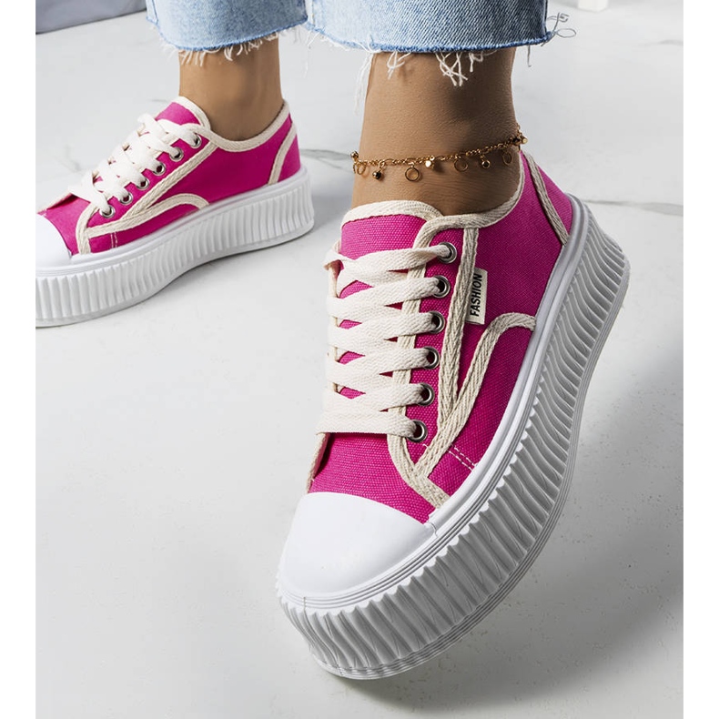 PA1 Mörkrosa platåsneakers från Connie 1