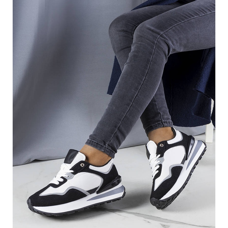 BM Genevieve svarta plattformssneakers 1