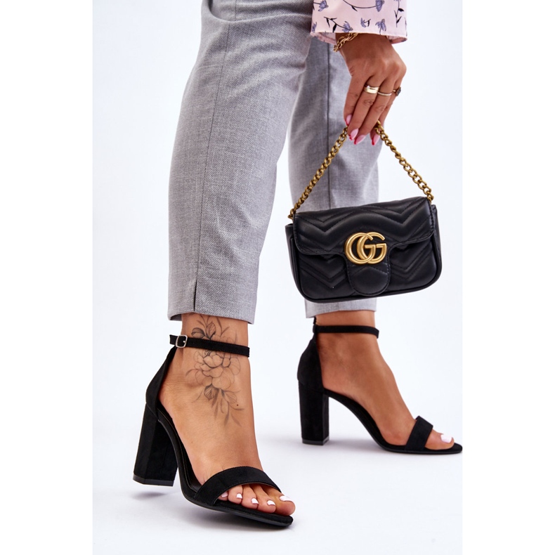 PS1 Klassiska svarta Amina mockaklacksandaler 2