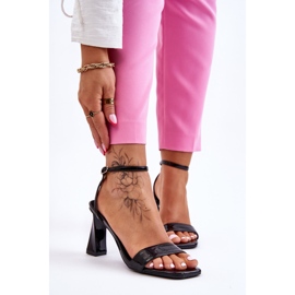 S.Barski Owen svarta sandaler med patentklack 1