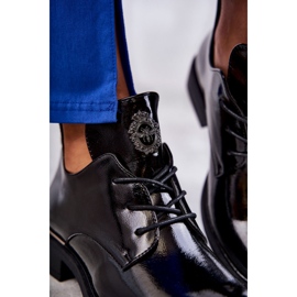 Vinceza Lackade snörstövlar med urskärningar Svart Fabiana 1